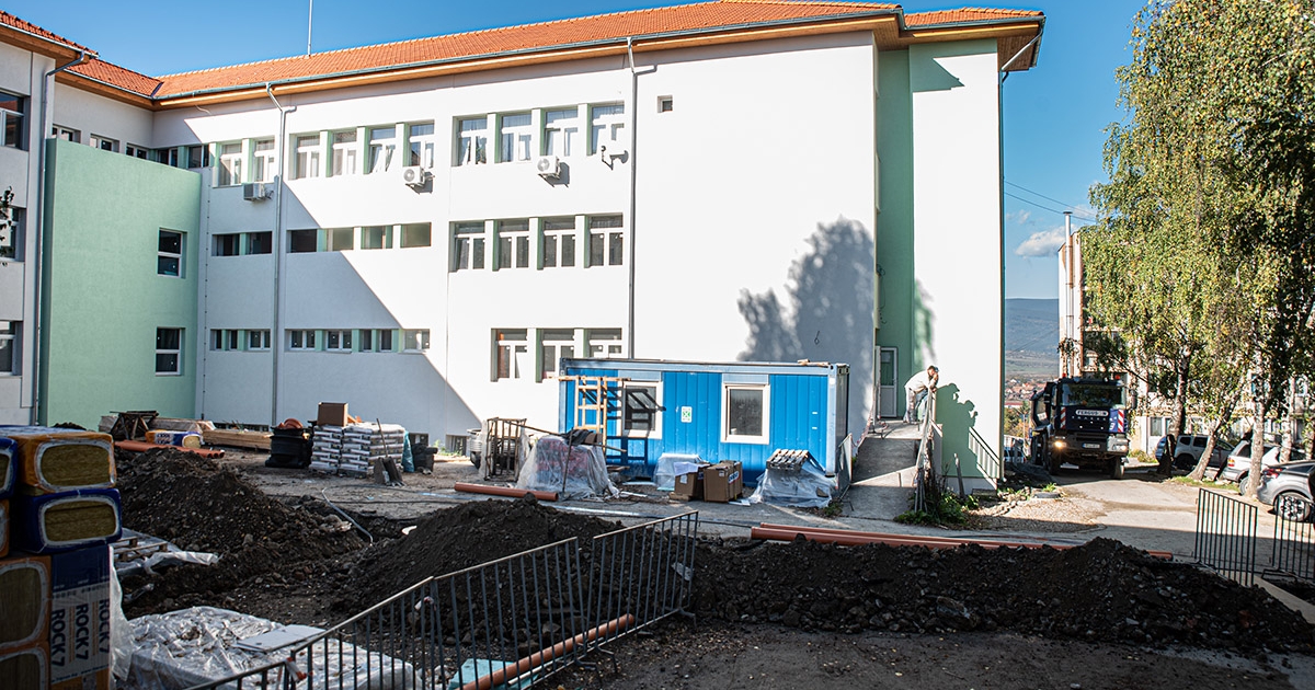 Tarthatónak tűnik az új határidő